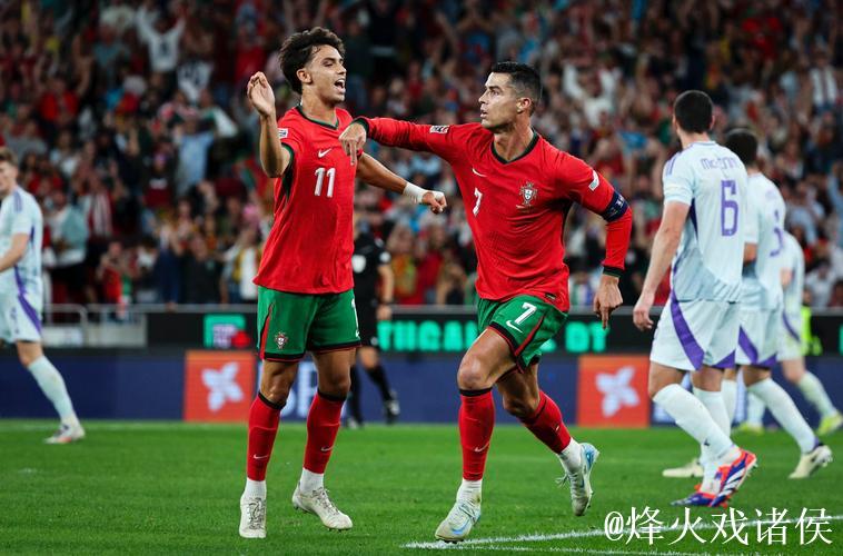 葡萄牙主教练透露C罗对替补角色不满:未曾提及离队想法 葡萄牙主教练透露C罗对替补角色不满:未曾提及离队想法