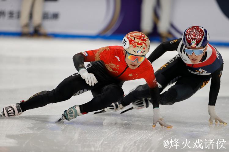 短道速滑世巡赛：中国队领跑晋级男子5000米接力半决赛